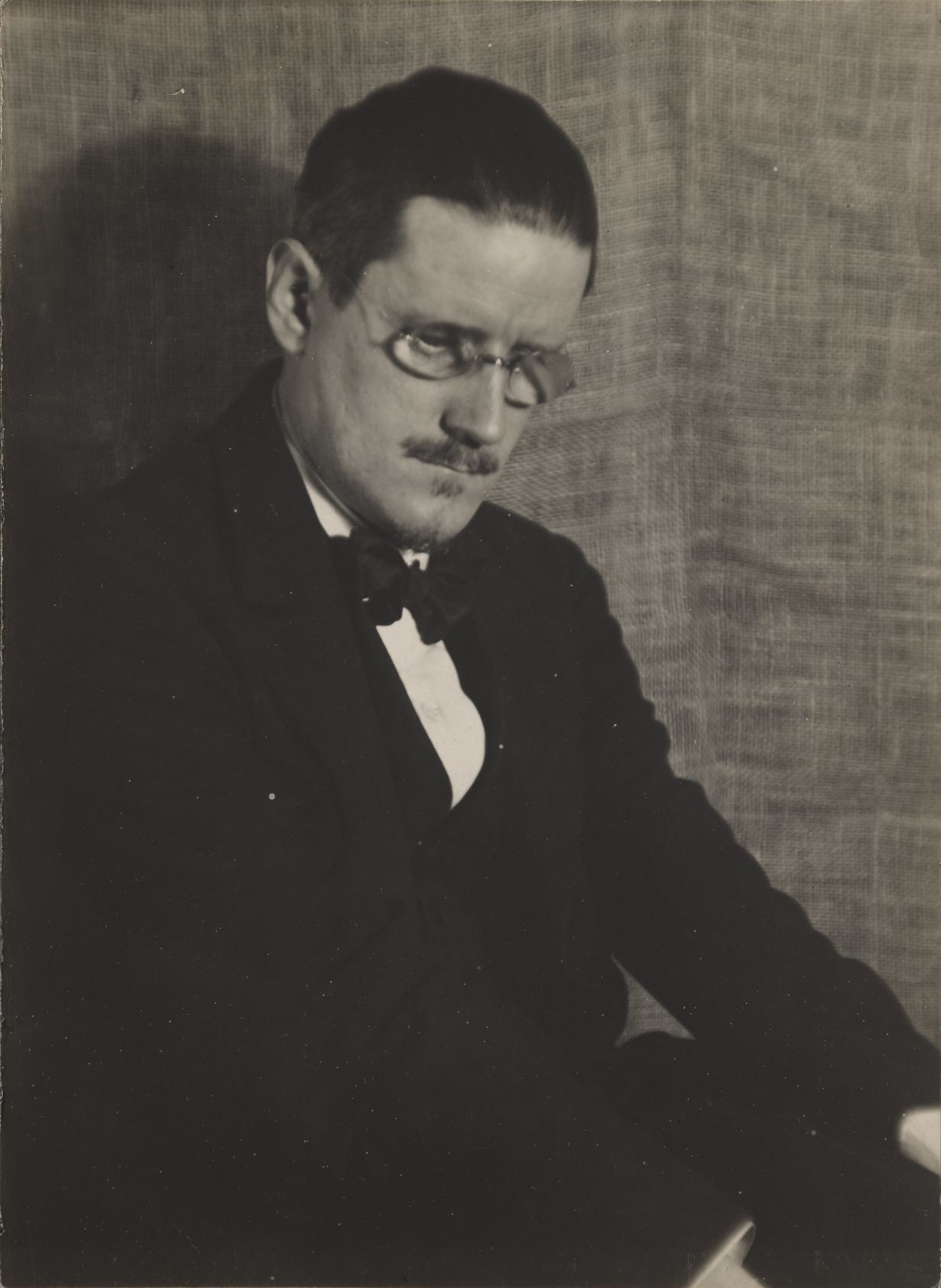 MR_James Joyce.jpg